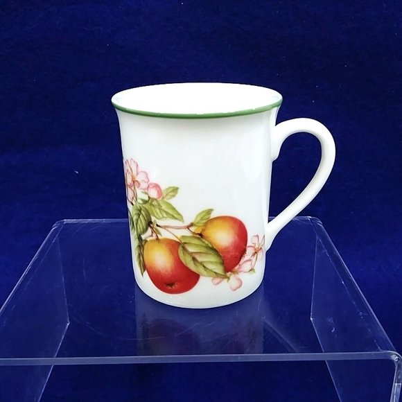 Demitasse Cups Saucers Set of 2 Fruits Florals Made in England Green Rim Vintage - Picture 3 of 8